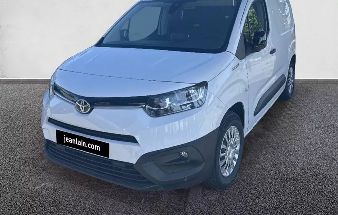 TOYOTA PROACE CITY ELECTRIC FOURGON MC23 PROACE CITY ELECTRIC MEDIUM 50KWH BUSINESS extérieur trois quart avant gauche 598180