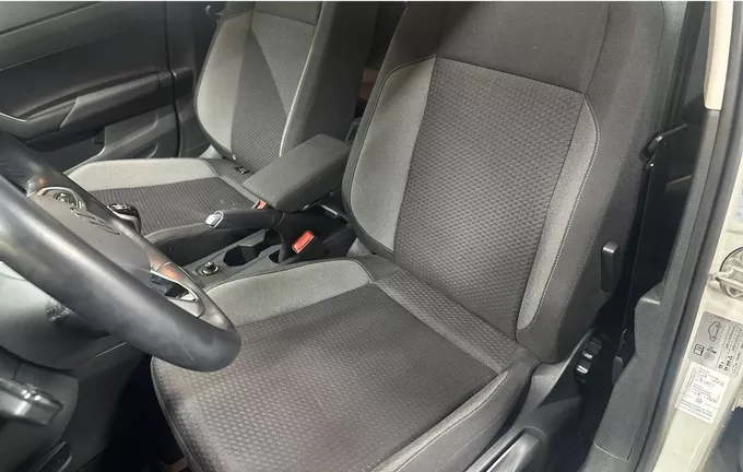 VOLKSWAGEN POLO 1.0 TSI 95 S&S BVM5 Life extérieur trois quart arrière droit 2127495