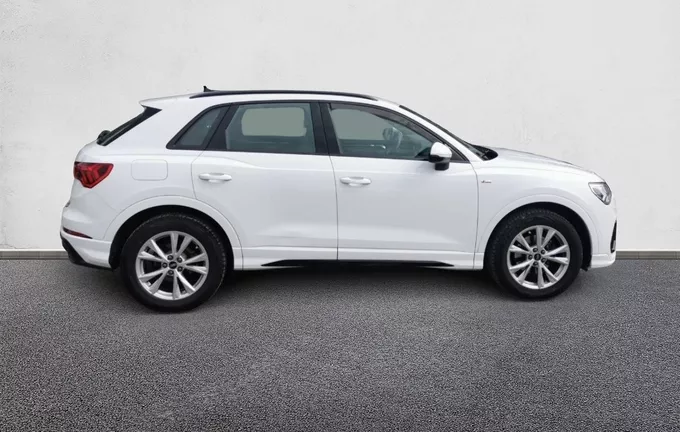 AUDI Q3 35 TFSI 150 ch S tronic 7 S line extérieur côté droit 460412