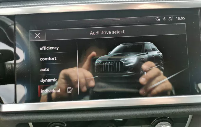 AUDI Q3 35 TFSI 150 ch S tronic 7 S line photo 21 460412