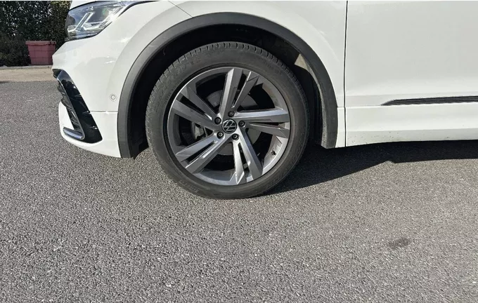 VOLKSWAGEN TIGUAN 1.5 TSI 150ch DSG7 R-Line photo 12 2124124