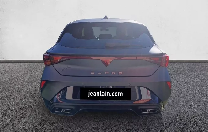 CUPRA LEON 1.5 eTSI Hybrid 150 ch DSG7 V extérieur arrière 4858