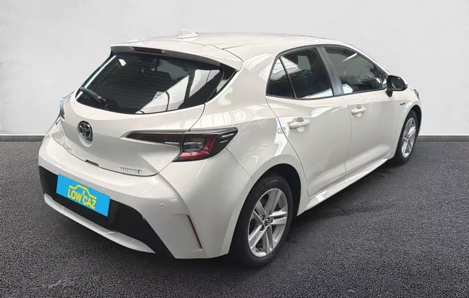 TOYOTA COROLLA HYBRIDE 122h Dynamic extérieur trois quart arrière droit 213154