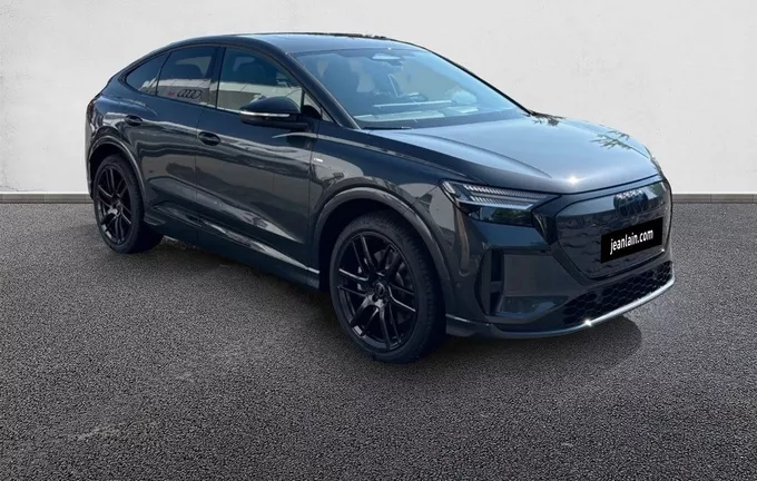 AUDI Q4 E-TRON Q4 Sportback e-tron Performance extérieur trois quart avant droit 9501