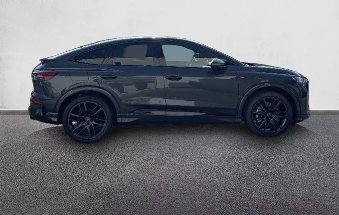AUDI Q4 E-TRON Q4 Sportback e-tron Performance extérieur côté droit 9501
