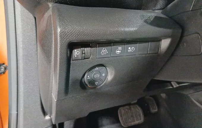 CITROEN C4 e-C4 136 ch Automatique Shine photo 21 946174