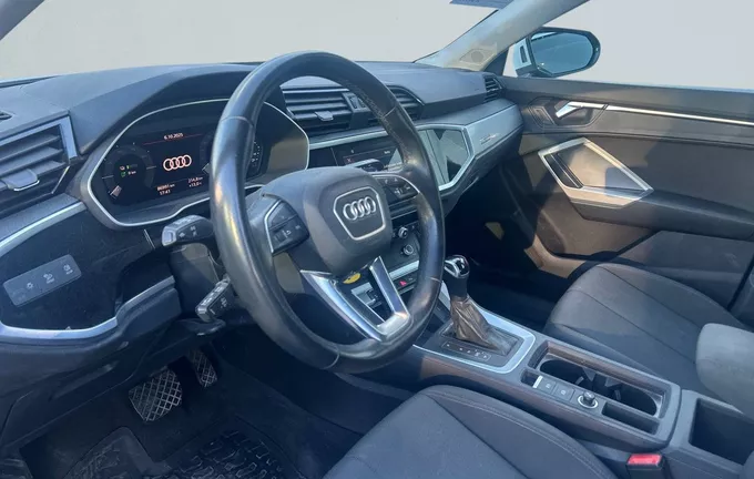 AUDI Q3 45 TFSIe 245 ch S tronic 6 Business line photo 10 212319