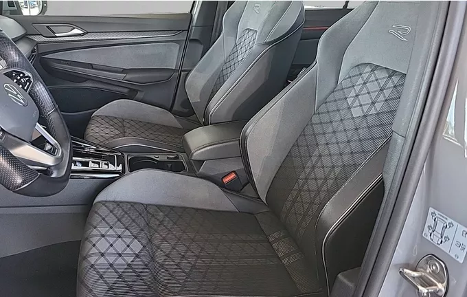 VOLKSWAGEN GOLF SW 1.5 eTSI OPF 150 DSG7 R-Line extérieur trois quart arrière droit 2128847