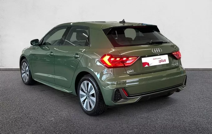 AUDI A1 Sportback 30 TFSI 110 ch S tronic 7 S Line extérieur trois quart arrière gauche 2132487