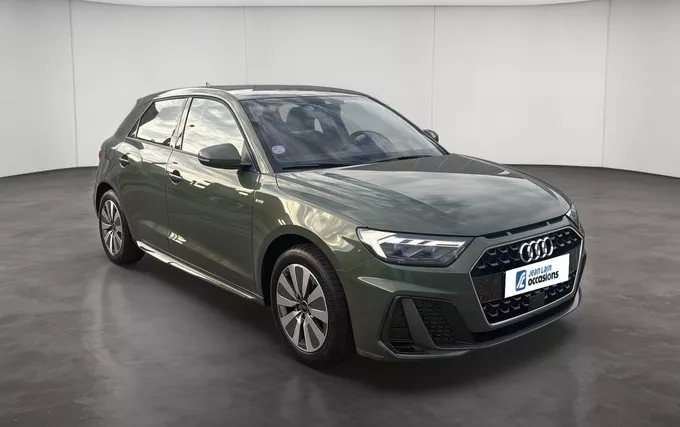 AUDI A1 Sportback 30 TFSI 110 ch S tronic 7 S Line extérieur trois quart avant droit 2132487