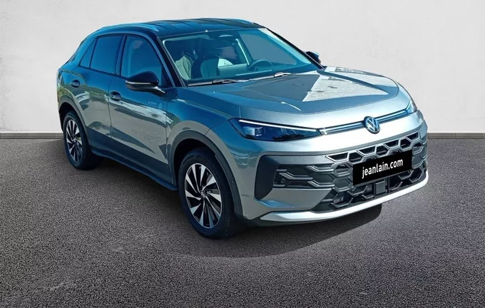 VOLKSWAGEN T-ROC 1.5 eTSI EVO2 Hybrid 116 ch DSG7 Style extérieur trois quart avant droit 1719