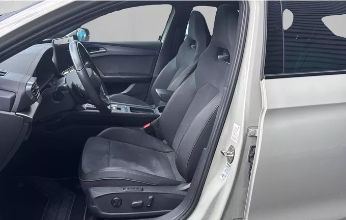 CUPRA LEON eHybrid 204 ch DSG6 V extérieur trois quart arrière droit 2128061