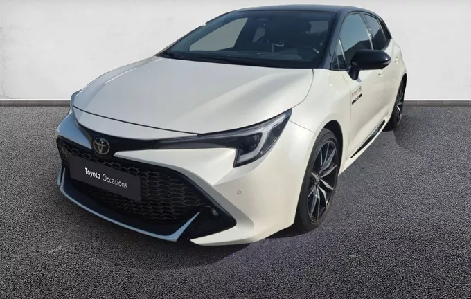 TOYOTA COROLLA HYBRIDE 140ch GR Sport extérieur trois quart avant gauche 1103680