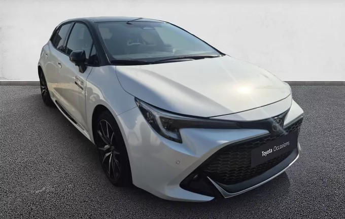 TOYOTA COROLLA HYBRIDE 140ch GR Sport extérieur trois quart avant droit 1103680