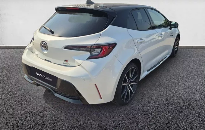 TOYOTA COROLLA HYBRIDE 140ch GR Sport extérieur trois quart arrière droit 1103680