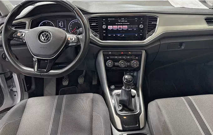 VOLKSWAGEN T-ROC 2.0 TDI 115 Start/Stop BVM6 extérieur trois quart avant droit 2128979