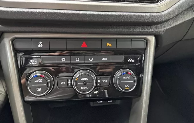 VOLKSWAGEN T-ROC 2.0 TDI 115 Start/Stop BVM6 photo 17 2128979