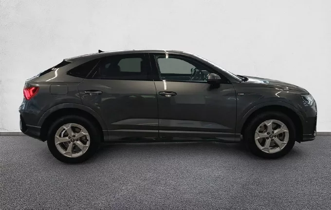 AUDI Q3 45 TFSIe 245 ch S tronic 6 S line extérieur côté droit 2131432