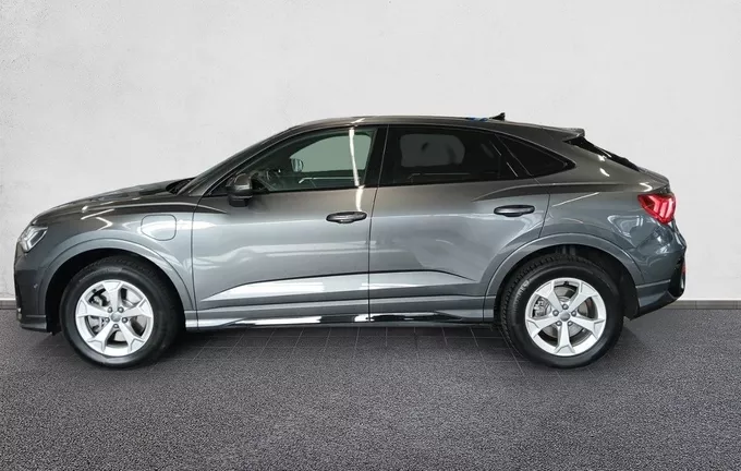 AUDI Q3 45 TFSIe 245 ch S tronic 6 S line extérieur côté gauche 2131432