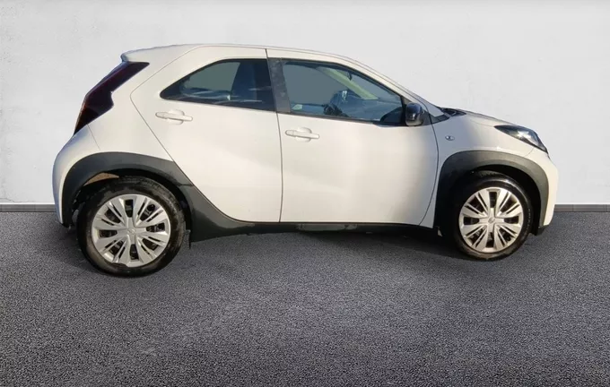 TOYOTA AYGO X 1.0 VVT-i 72 Dynamic extérieur côté droit 1102853