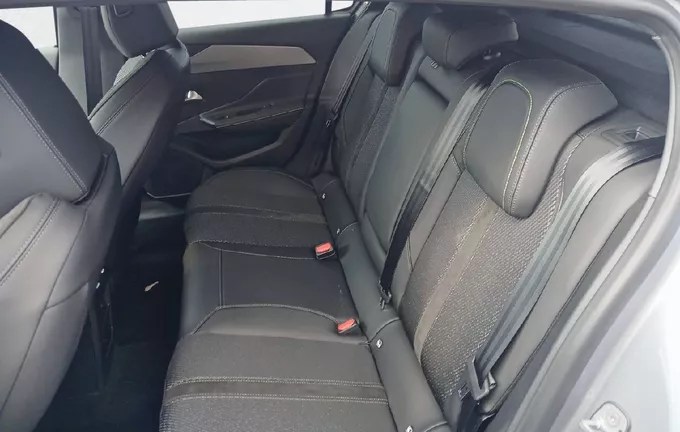 PEUGEOT 308 PHEV 180 e-EAT8 GT photo 12 946104