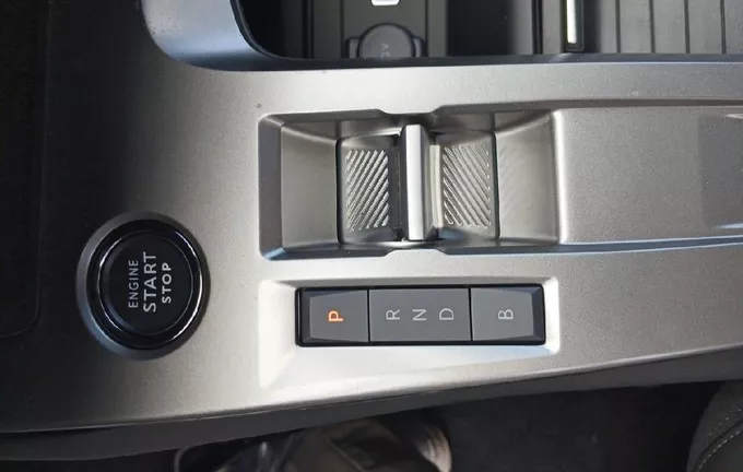 PEUGEOT 308 PHEV 180 e-EAT8 GT photo 14 946104