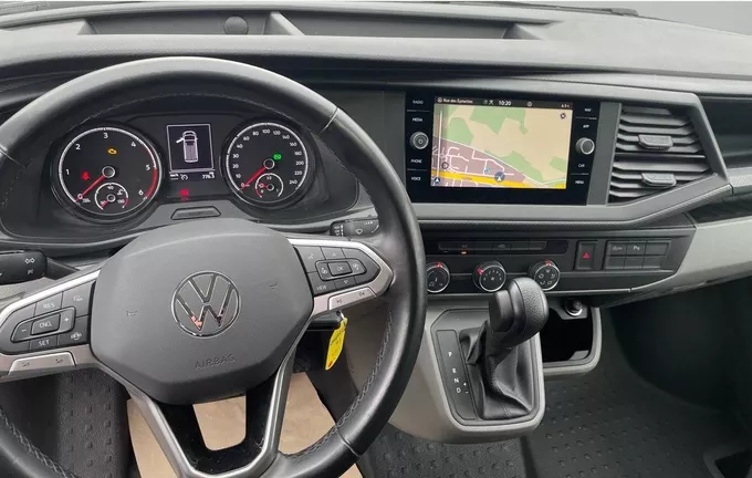 VOLKSWAGEN UTILITAIRES TRANSPORTER 6.1 VAN L1H1 2.0 TDI 150 DSG7 BUSINESS PLUS extérieur trois quart avant droit 106330