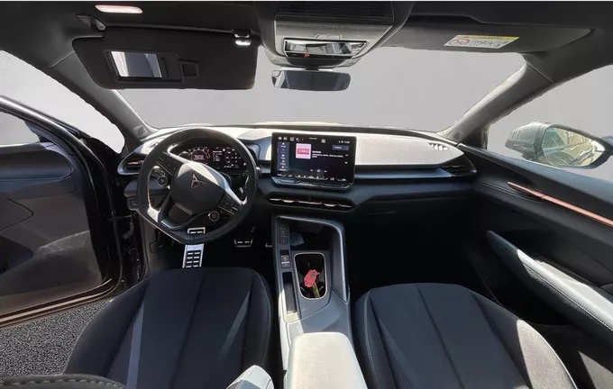 CUPRA TERRAMAR 1.5 eTSI Hybrid 150 ch DSG7 V extérieur trois quart avant droit 2129055