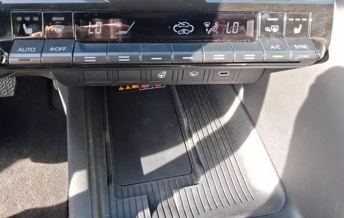 TOYOTA C-HR Hybride 200 Design photo 14 1103592