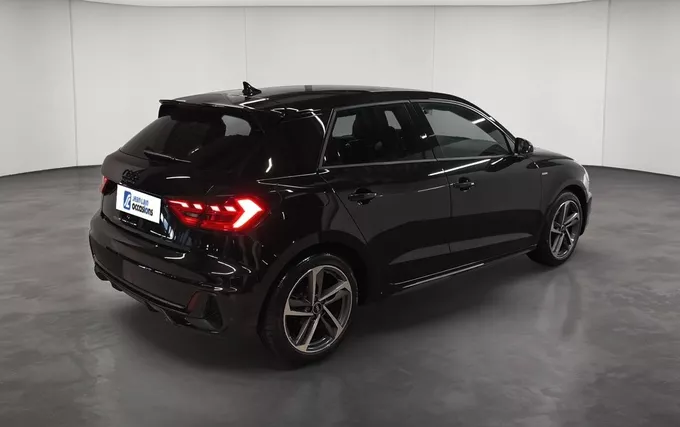 AUDI A1 Sportback 35 TFSI 150 ch S tronic 7 S Line extérieur trois quart arrière droit 2132621