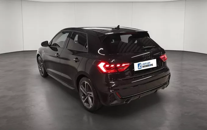 AUDI A1 Sportback 35 TFSI 150 ch S tronic 7 S Line extérieur trois quart arrière gauche 2132621