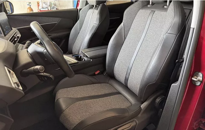 PEUGEOT 3008 Puretech 130ch S&S BVM6 Allure extérieur trois quart arrière droit 2118421