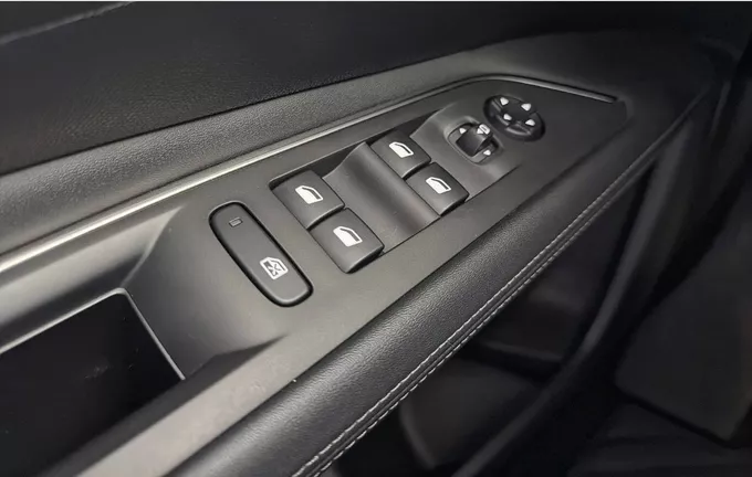 PEUGEOT 3008 Puretech 130ch S&S BVM6 Allure photo 19 2118421