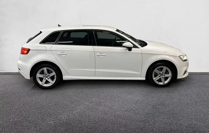 AUDI A3 Sportback 40 e-tron 204 S tronic 6 extérieur côté droit 2129509