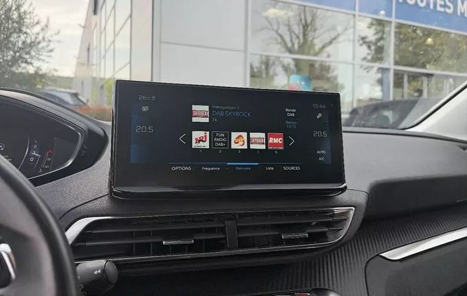 PEUGEOT 5008 PureTech 130ch S&S EAT8 Style photo 16 2131940
