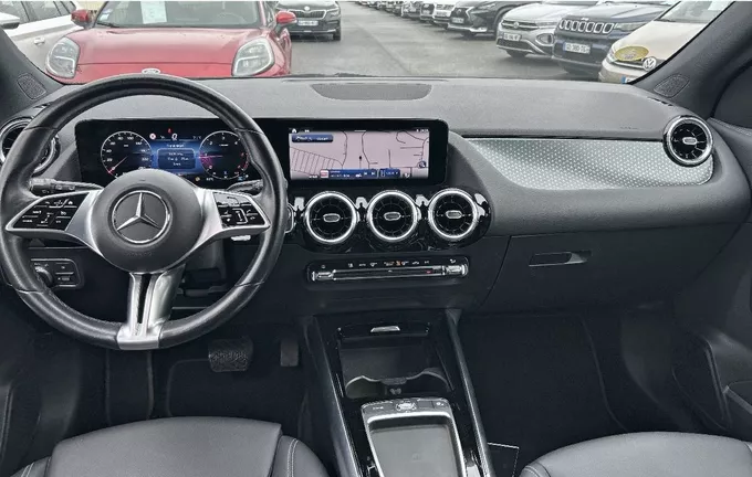 MERCEDES GLA 200 d 8G-DCT Progressive Line extérieur trois quart avant droit 212658