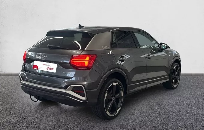 AUDI Q2 35 TFSI 150 BVM6 S line extérieur trois quart arrière droit 2130301