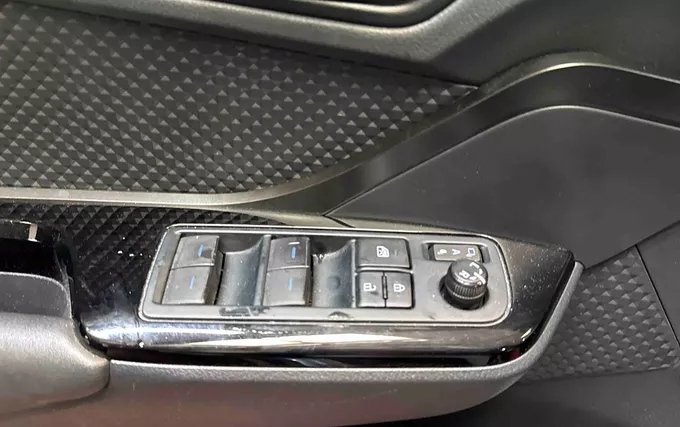 TOYOTA C-HR Hybride 1.8L Edition photo 19 1104057