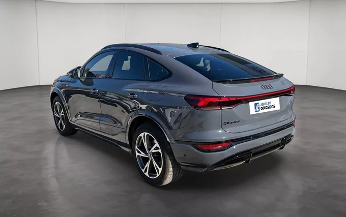 AUDI Q6 E-TRON SPORTBACK 306 ch 100 kWh performance S line extérieur trois quart arrière gauche 6458
