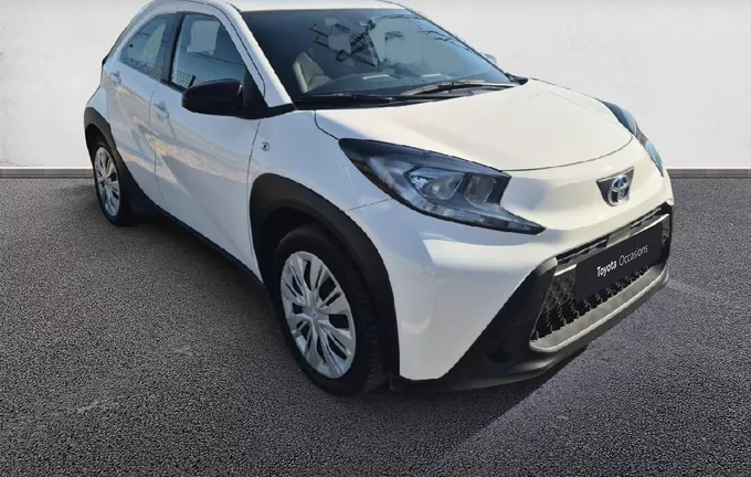 TOYOTA AYGO X 1.0 VVT-i 72 Dynamic extérieur trois quart avant droit 1103693
