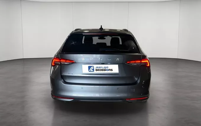SKODA OCTAVIA Combi 1.5 TSI Hybrid 150 ch ACT DSG7 Selection extérieur arrière 2132520