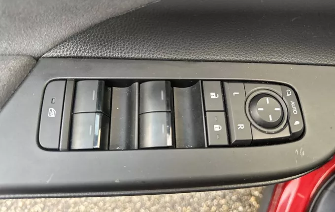 TOYOTA C-HR Hybride 140 Collection photo 19 1102696