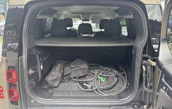 LAND ROVER DEFENDER 110 P400e PHEV BVA8 S extérieur arrière 946308