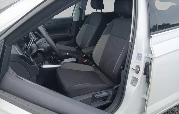 VOLKSWAGEN POLO 1.0 TSI 95 S&S BVM5 VW Edition extérieur trois quart arrière droit 2127833