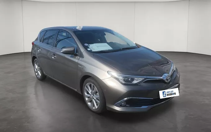 TOYOTA AURIS Hybride 136h Executive extérieur trois quart avant droit 1103962