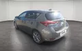 Miniature TOYOTA AURIS Hybride 136h Executive extérieur trois quart arrière gauche 1103962
