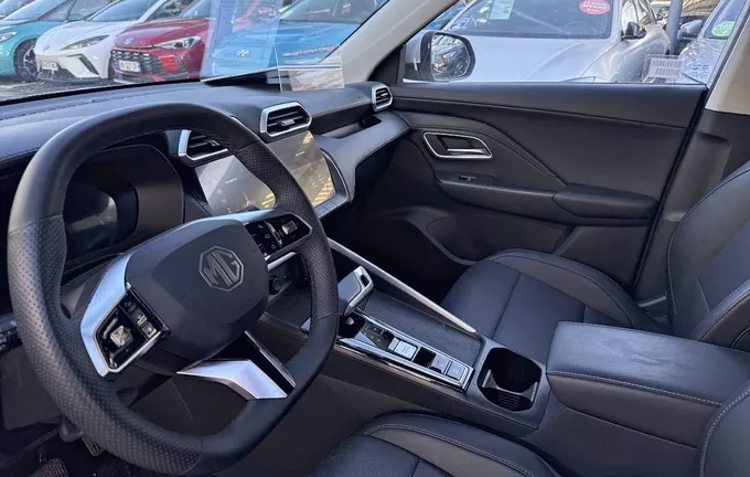 MG ZS 1.5 L Hybrid+ 197 ch Luxury photo 11 