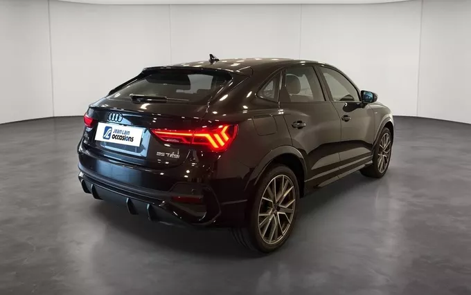 AUDI Q3 Sportback 35 TFSI 150 ch S tronic 7 S line extérieur trois quart arrière droit 2133253