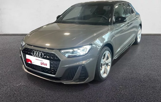 AUDI A1 Sportback 30 TFSI 116 ch S tronic 7 S Line extérieur trois quart avant gauche 2128500