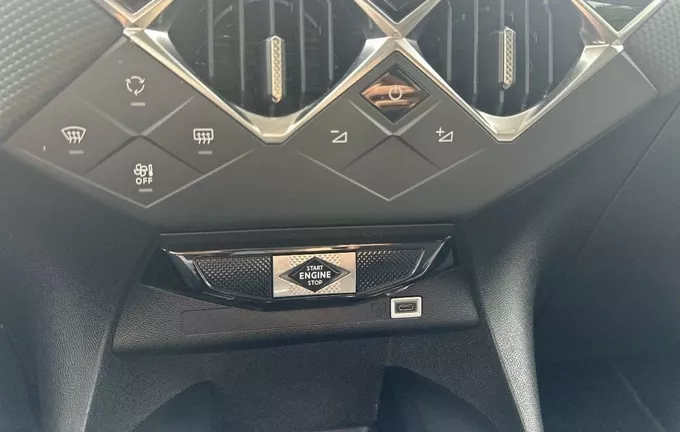 DS DS3 Crossback PureTech 130 EAT8 Bastille photo 19 2130055